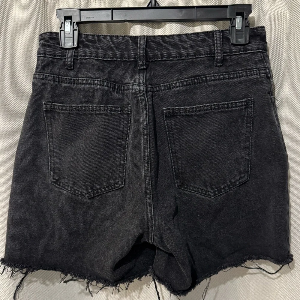 DISSH Black Frayed Denim Mom Jean Shorts Size 8 - Picture 3 of 5